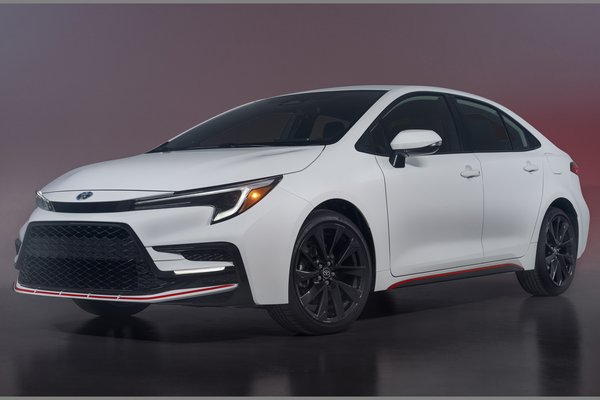 2023 Toyota Corolla Hybrid SE Infrared Edition