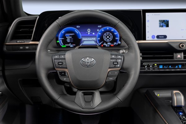 2023 Toyota Crown Platinum Instrumentation