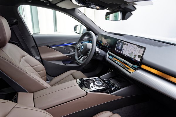 2024 BMW 5-Series sedan i5 eDrive40	Interior