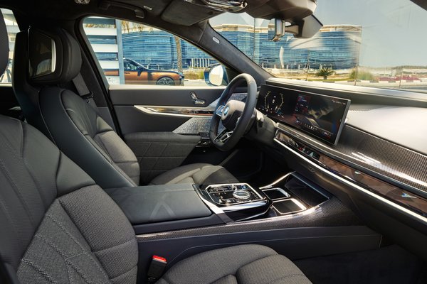 2024 BMW 7-Series i7 M70 xDrive Interior