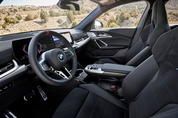 2024 BMW X2 Interior