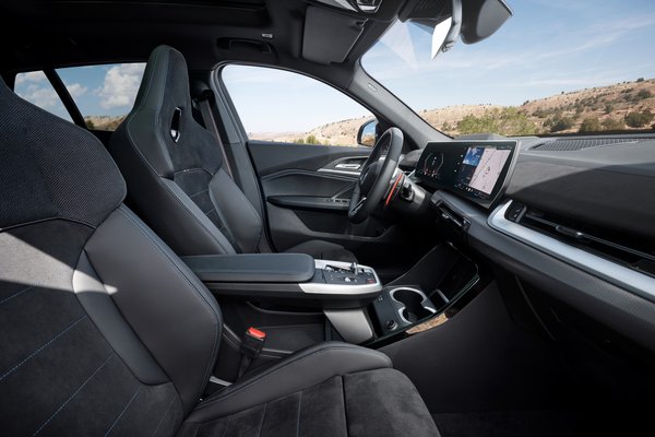 2024 BMW X2 Interior