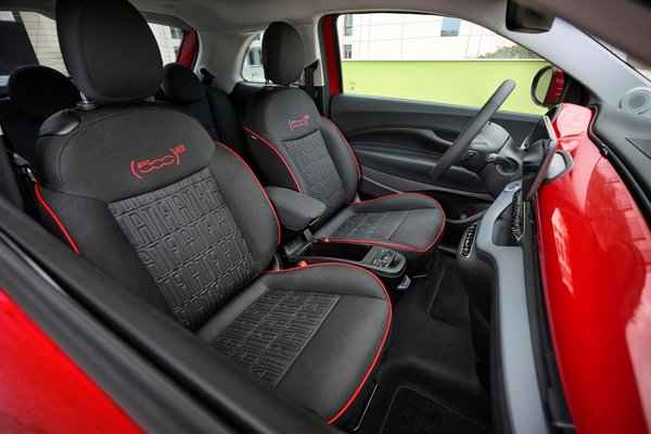 2024 Fiat 500 e RED Interior