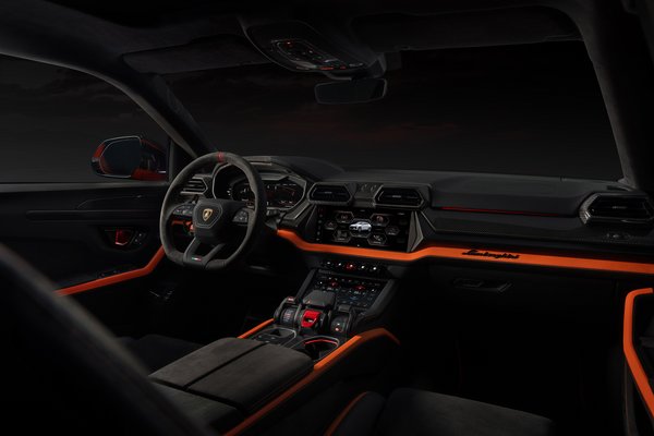 2025 Lamborghini Urus SE Interior