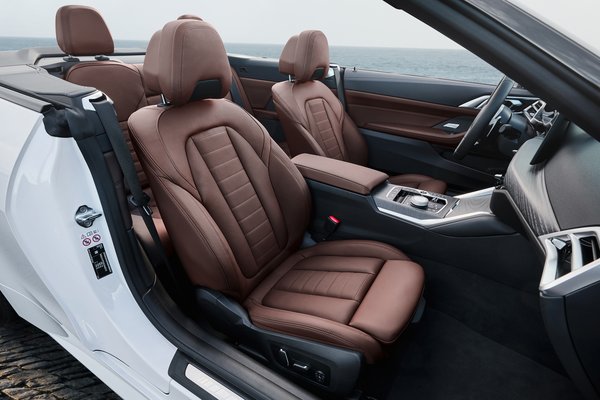2025 BMW 4-Series Convertible Interior